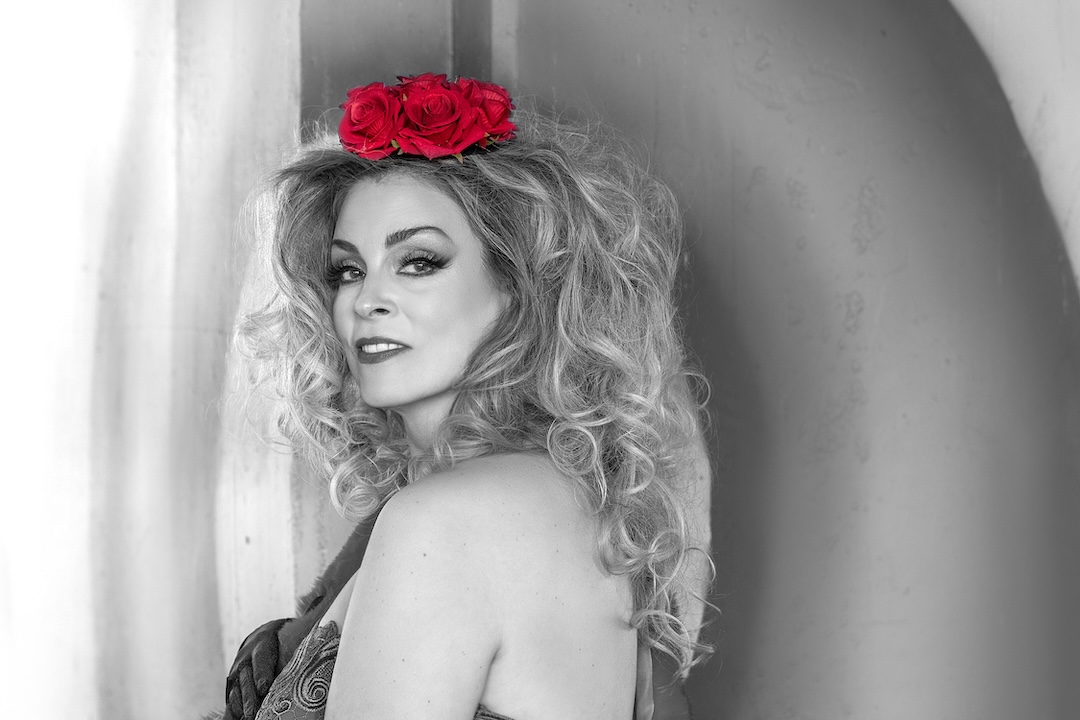 Hooe-Red Flower Black and White-2024 21